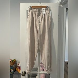 Abercrombie joggers NWT